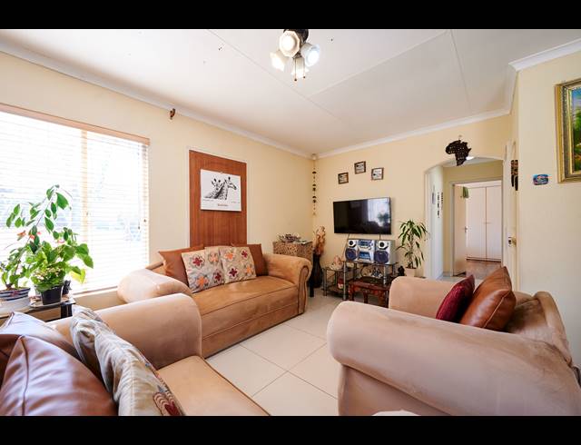 3 BEDROOM HOUSE FOR SALE IN VORNA VALLEY